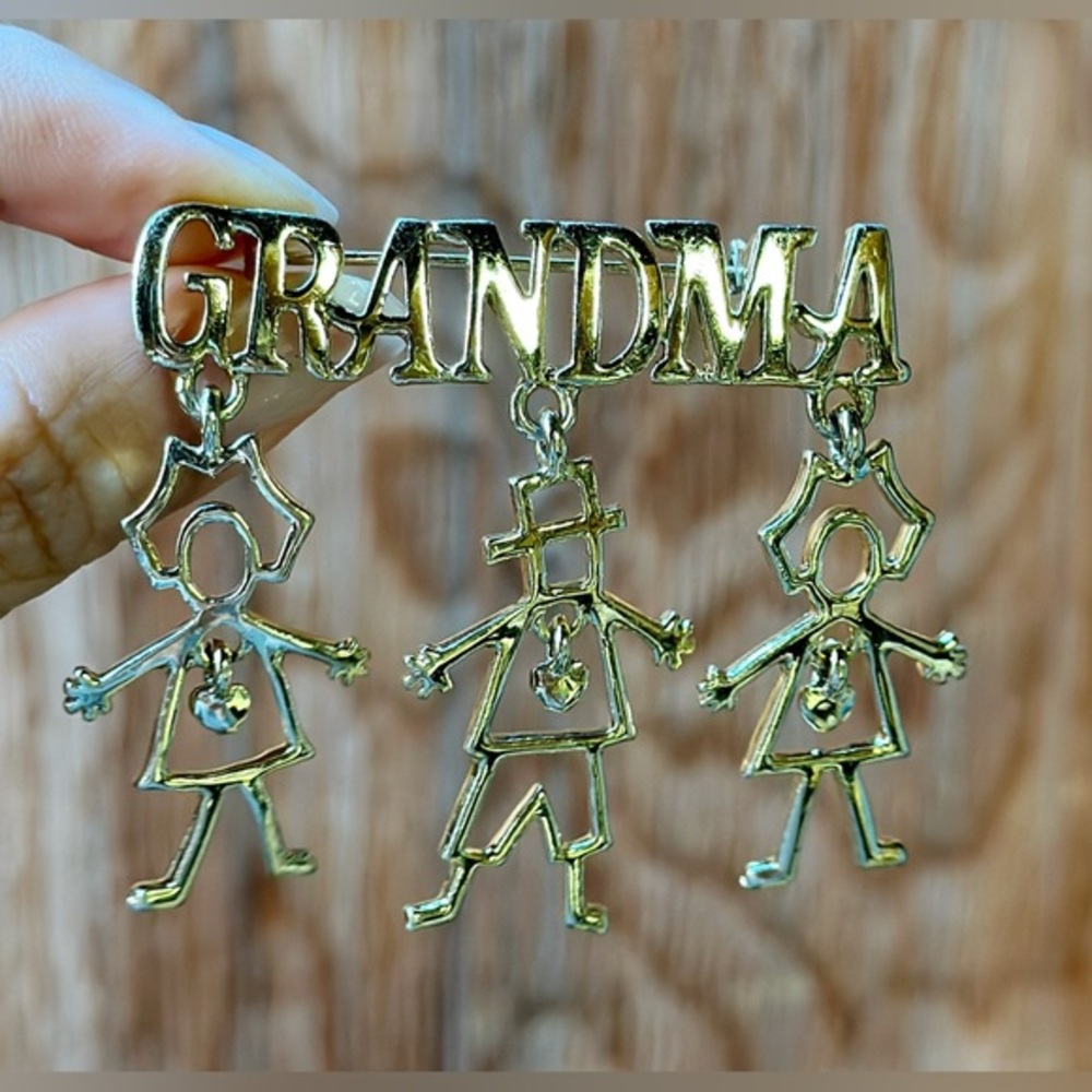 Vintage Gold Tone Brooch